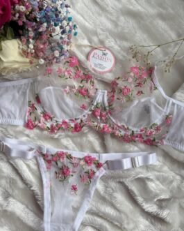 CONJUNTO TUL BORDADDO FLORAL DELICADO
